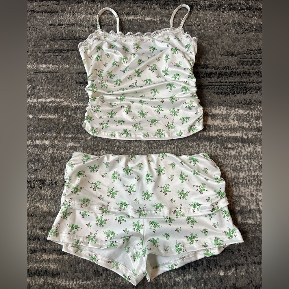 SHEIN Floral & Lace Pajama Set With Ruching